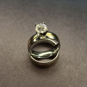 Two-tone Solitaire Engagement Ring with Matching Band